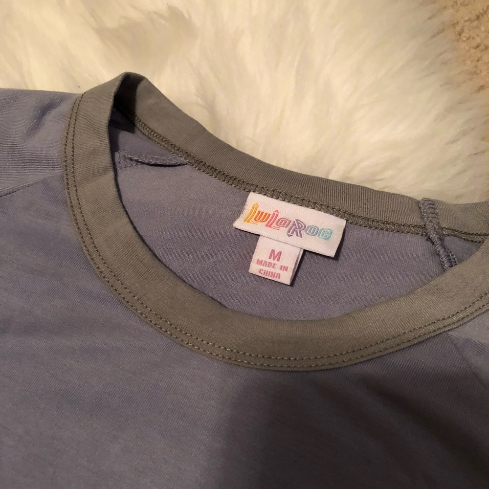 💥SALE😘Lularoe Randy shirt - Picture 3 of 4